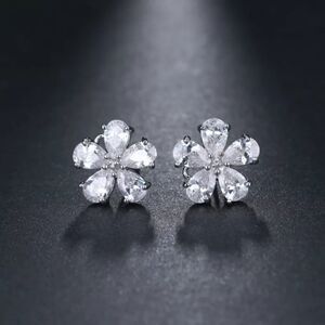 Cute Flower AAA Cubic Zirconia Stud Earings